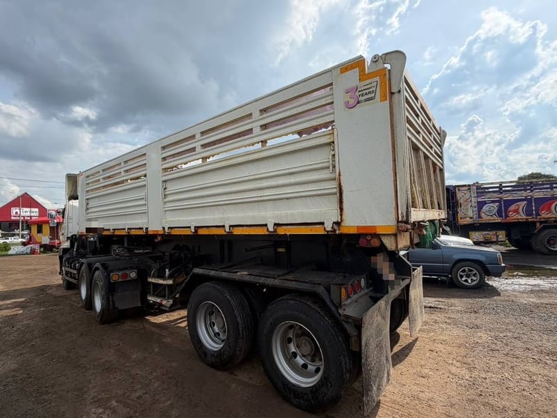 หัวลากพร้อมเซมิดั้ม