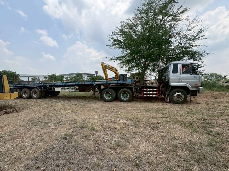 NISSAN UD CWM รถบรรทุก หัวลาก 10ล้อ พร้อมพื้นเรียบ3เพลา NISSAN UD CWM รถบรรทุก หัวลาก 10ล้อ พร้อมพื้นเรียบ3เพลา