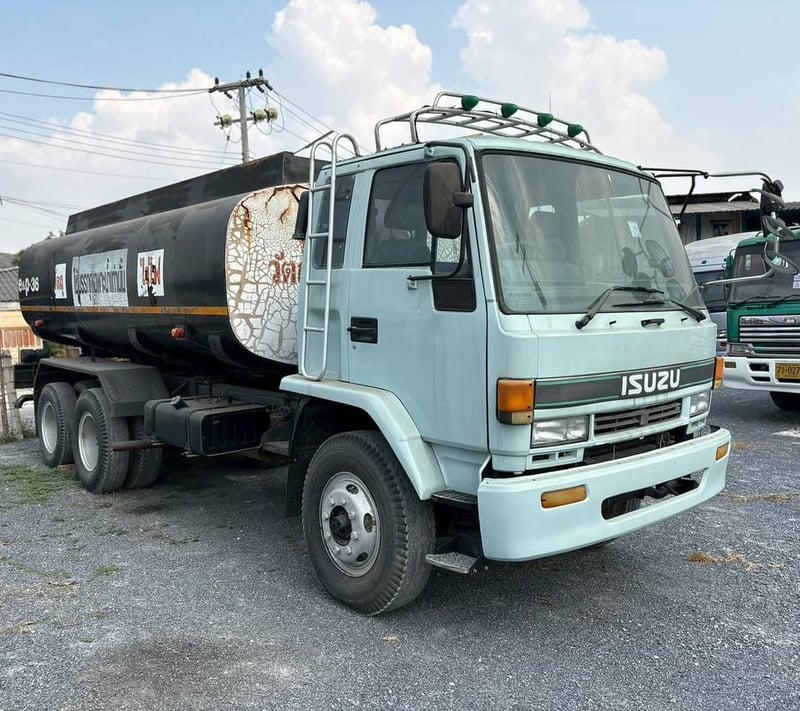 รถน้ำ10 ล้อ  2 เพลา 16,000 ลิตร