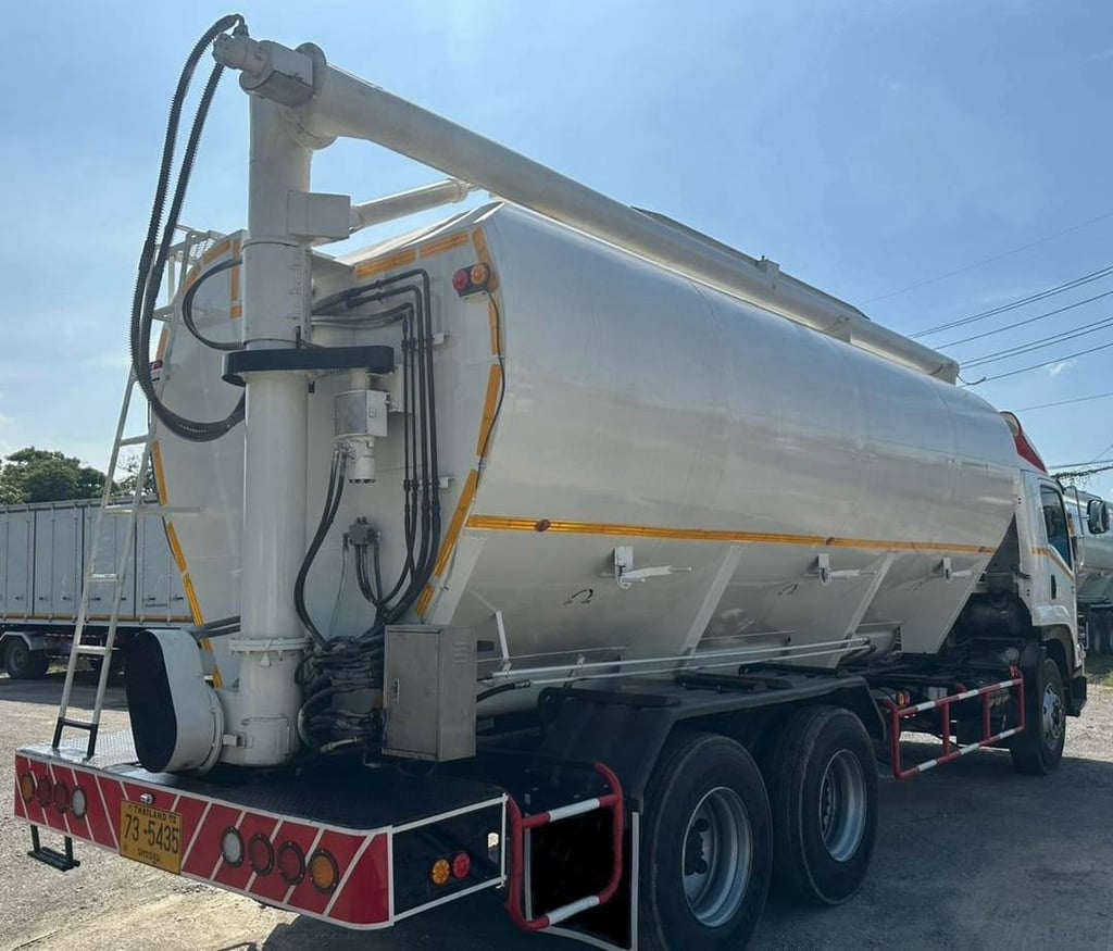 10 ล้อ 1 เพลารถเบ้าท์อาหารสัตว์ 10 ล้อ 1 เพลารถเบ้าท์อาหารสัตว์