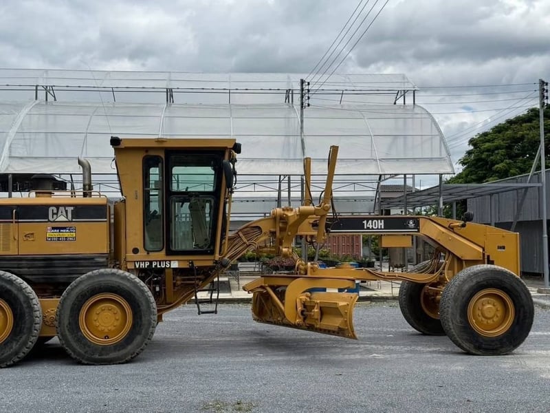 รถเกรด 140H ข้างดำ