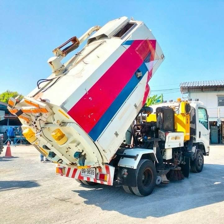 รถดูดฝุ่น 6 ล้อ รถดูดฝุ่น 6 ล้อ