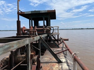 เรือดูดทราย สวย ๆ สภาพ ยาว 13.5 ไม่ผุ เรือดูดทราย สวย ๆ สภาพ ยาว 13.5 ไม่ผุ