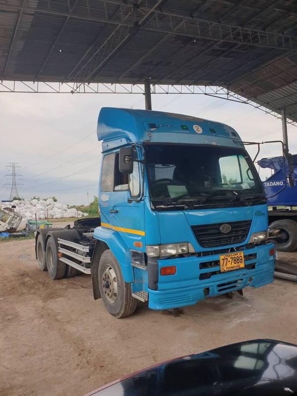 หัวลาก10 ล้อ 2 เพลา Nissan CWM454