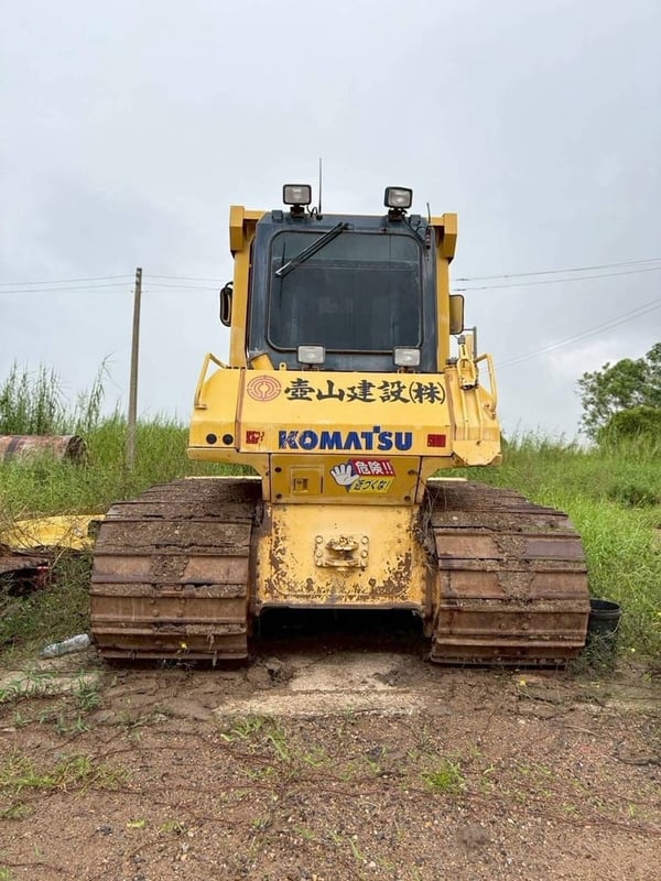 รถเเทรกเตอร์Komatsu D65PX-15CEO รถเเทรกเตอร์Komatsu D65PX-15CEO