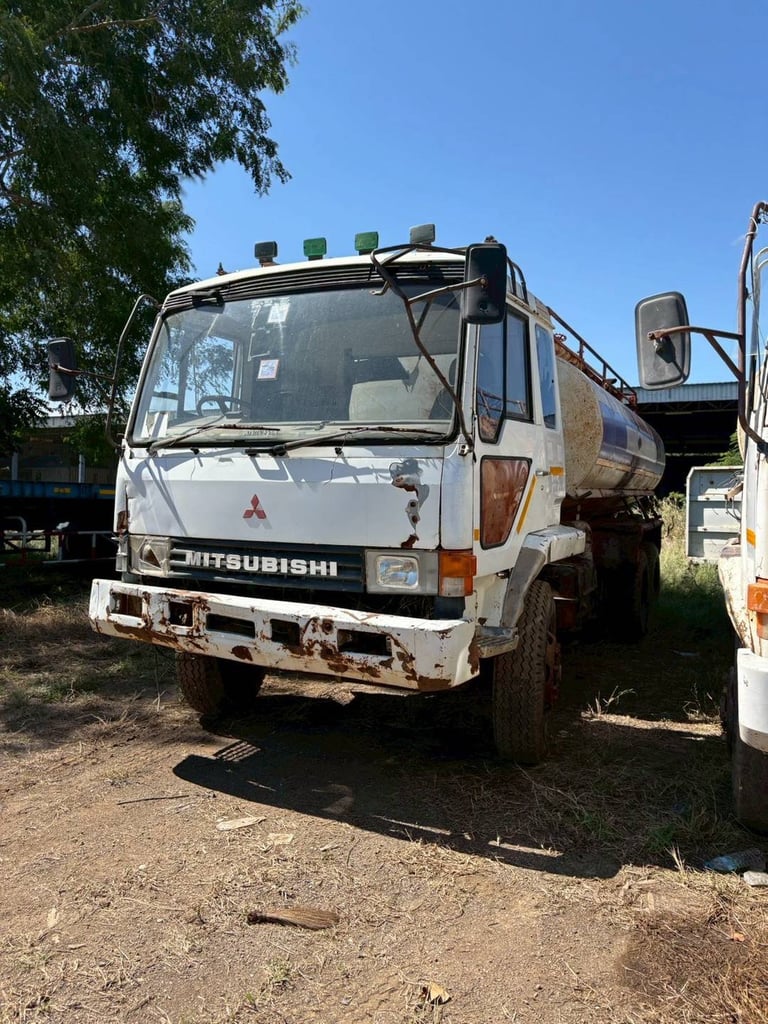 10 ล้อรถน้ำ 2 เพลา 16,000 ลิตร 10 ล้อรถน้ำ 2 เพลา 16,000 ลิตร