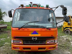 รถเจาะเสาไฟฟ้า 6 ล้อ