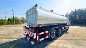 รถน้ำ 10 ล้อ 2 เพลา บรรจุ 15,000 ลิตร รถน้ำ 10 ล้อ 2 เพลา บรรจุ 15,000 ลิตร