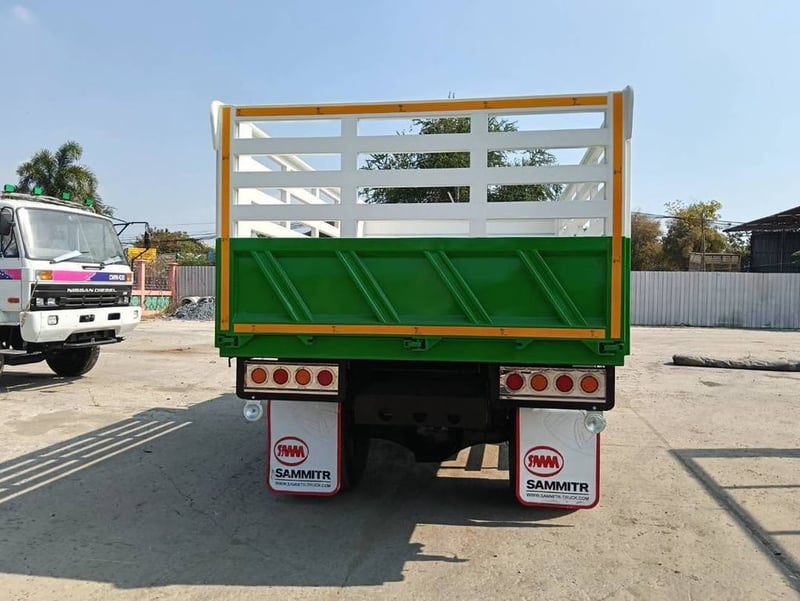 6ล้อดั้มHino Mega  Fg8j 212 แรง ปี 55