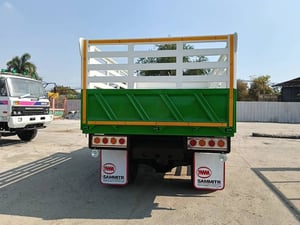 6ล้อดั้มHino Mega  Fg8j 212 แรง ปี 55