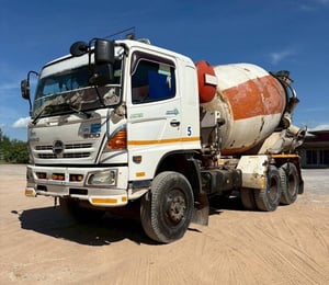 รถโม่ปูน 10 ล้อ