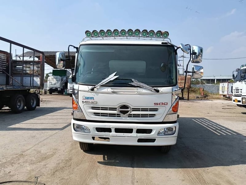 6ล้อดั้มHino Mega  Fg8j 212 แรง ปี 55