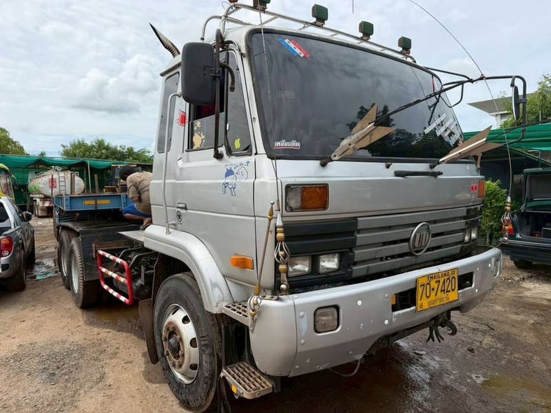 หัวลากพร้อมหางพื้นเรียบ หัวลากพร้อมหางพื้นเรียบ