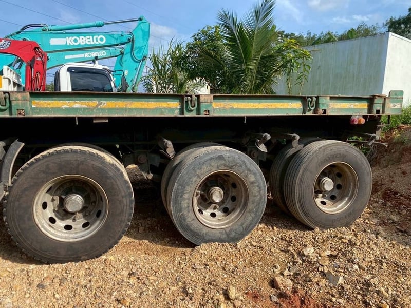 หางพื้นเรียบ 3 เพลา อู่พนัส Panus ยาว 12.50 หางพื้นเรียบ 3 เพลา อู่พนัส Panus ยาว 12.50