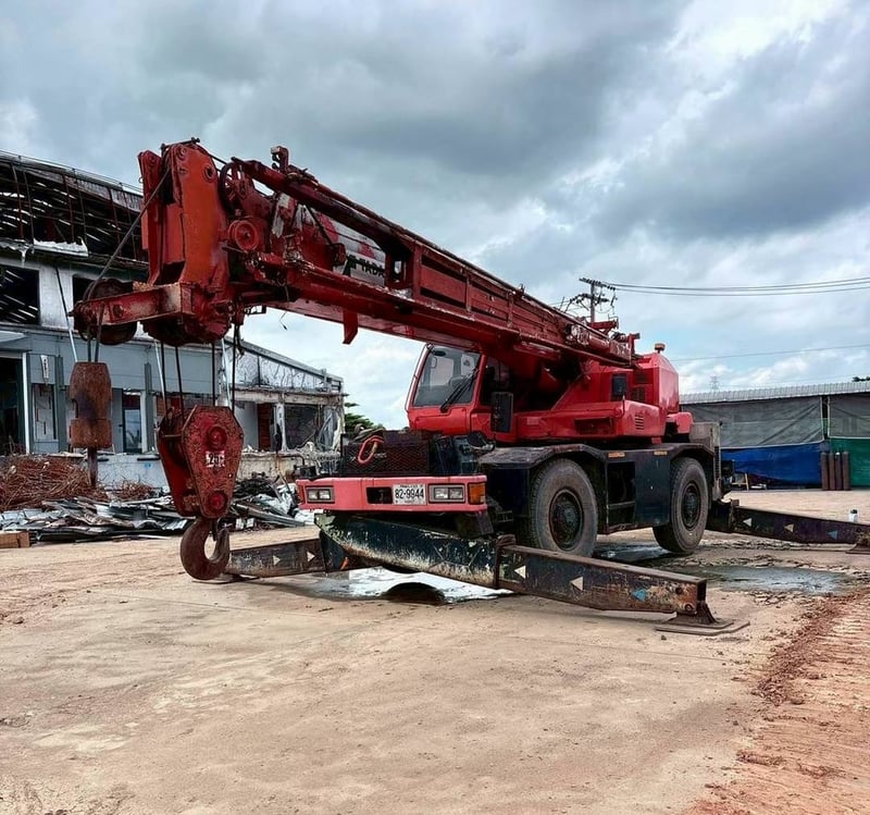 รถเครน4ล้อ 25 ตัน 𝗧𝗔𝗡𝗔𝗗𝗢 𝗧𝗥𝟮𝟱𝟬-𝗠𝟲 รถเครน4ล้อ 25 ตัน 𝗧𝗔𝗡𝗔𝗗𝗢 𝗧𝗥𝟮𝟱𝟬-𝗠𝟲