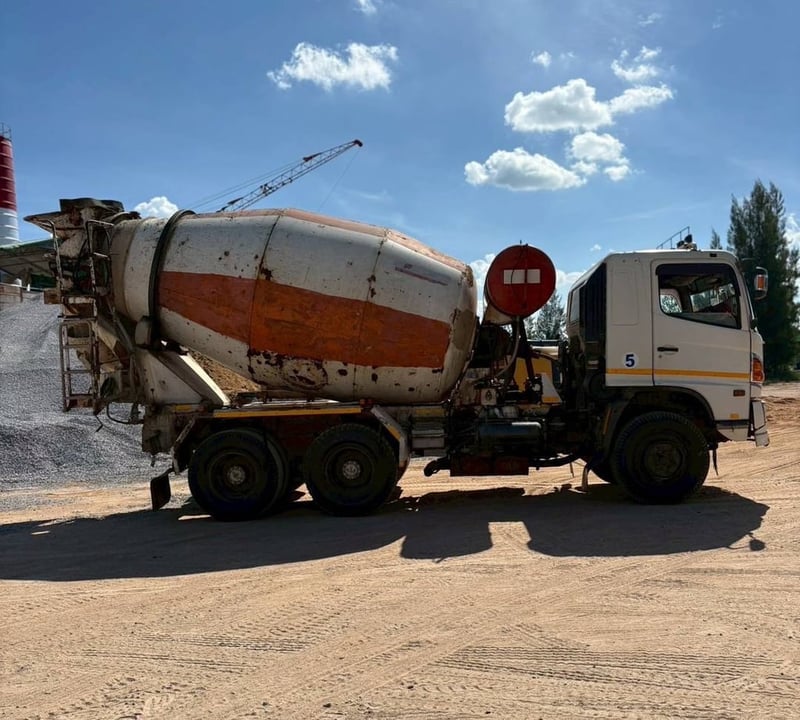 รถโม่ปูน 10 ล้อ