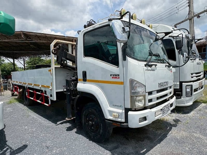 6 ล้อติดเฮี๊ยบกระบะยาว 6 เมตร