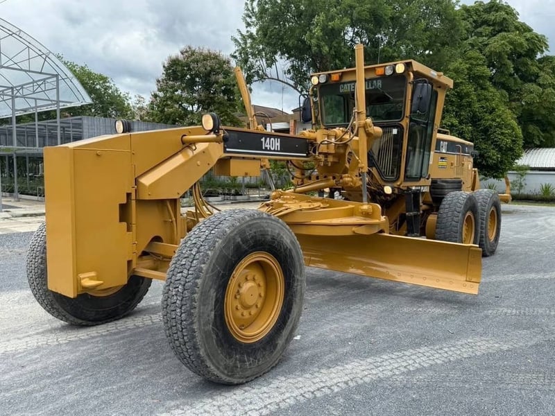 รถเกรด 140H ข้างดำ