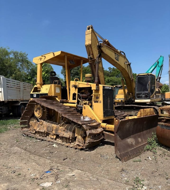 เเทรกเตอร์ดันดิน CATERPILLAR D4H Series III