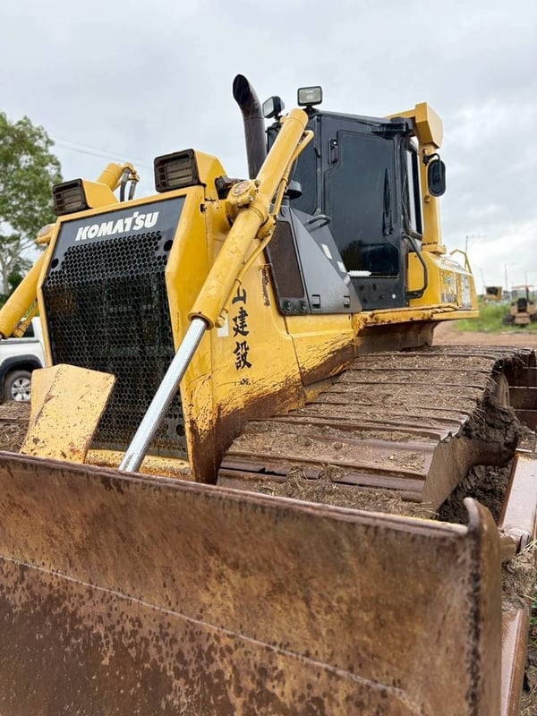 รถเเทรกเตอร์Komatsu D65PX-15CEO รถเเทรกเตอร์Komatsu D65PX-15CEO