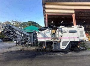 รถกัดถนน WIRTGEN W1900 รถกัดถนน WIRTGEN W1900