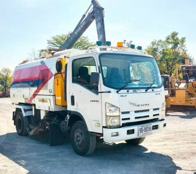 รถดูดฝุ่น 6 ล้อ รถดูดฝุ่น 6 ล้อ