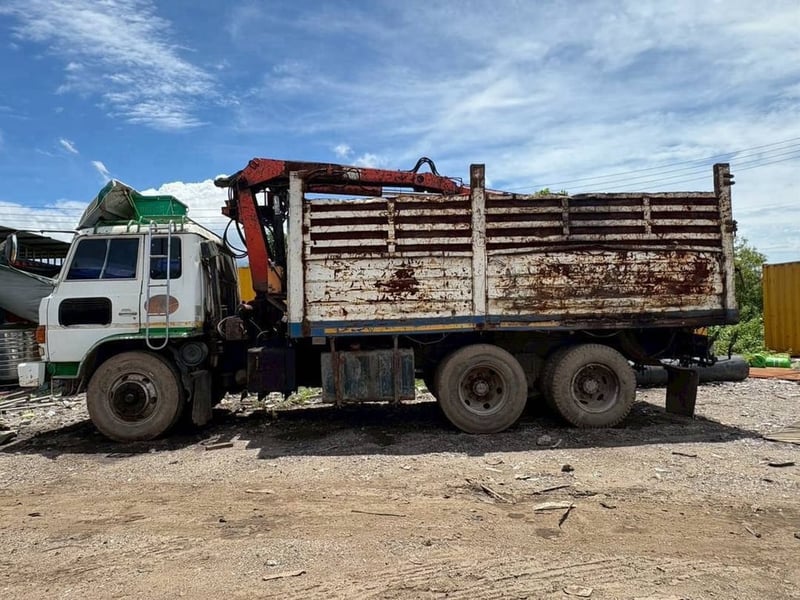 10 ล้อคอกสูง 1 เพลา ติดมือขยุ้ม