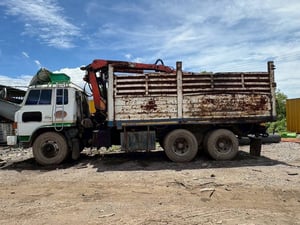 10 ล้อคอกสูง 1 เพลา ติดมือขยุ้ม