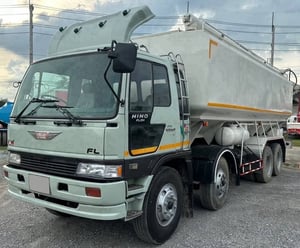 12 ล้อ 1 เพลา รถเบ้าบรรทุกอาหารสัตว์ 12 ล้อ 1 เพลา รถเบ้าบรรทุกอาหารสัตว์