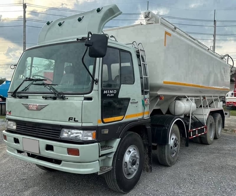 12 ล้อ 1 เพลา รถเบ้าบรรทุกอาหารสัตว์