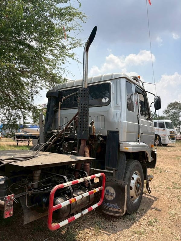 NISSAN UD CWM รถบรรทุก หัวลาก 10ล้อ หัวลาก เฉพาะหัว NISSAN UD CWM รถบรรทุก หัวลาก 10ล้อ หัวลาก เฉพาะหัว