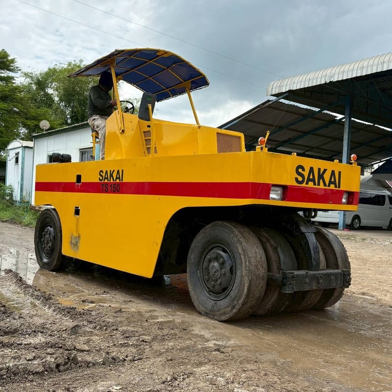 รถบด 9 ล้อยาง SAKAI TS150