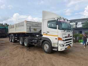 หัวลากพร้อมเซมิดั้ม