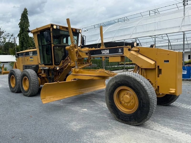 รถเกรด 140H ข้างดำ