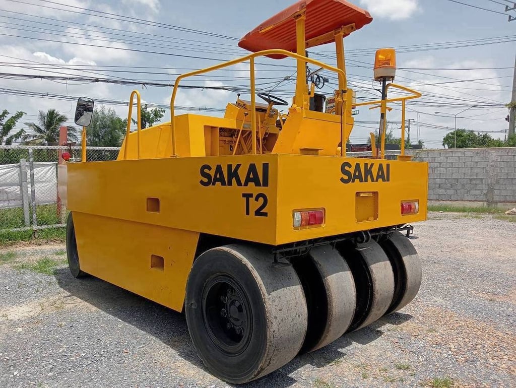 รถบด7 ล้อยาง SAKAI T2 รถบด7 ล้อยาง SAKAI T2