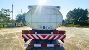 รถน้ำ 10 ล้อ 2 เพลา บรรจุ 15,000 ลิตร รถน้ำ 10 ล้อ 2 เพลา บรรจุ 15,000 ลิตร