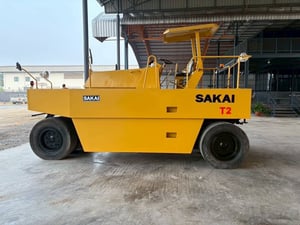 รถบดล้อยาง 7 ล้อ SAKAI T2