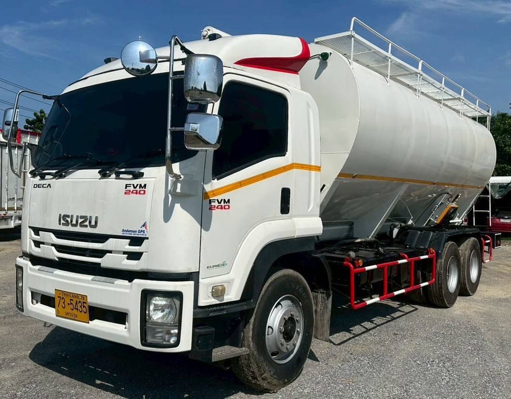 10 ล้อ 1 เพลารถเบ้าท์อาหารสัตว์ 10 ล้อ 1 เพลารถเบ้าท์อาหารสัตว์