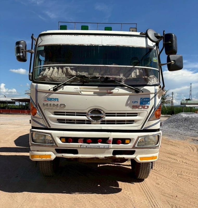 รถโม่ปูน 10 ล้อ