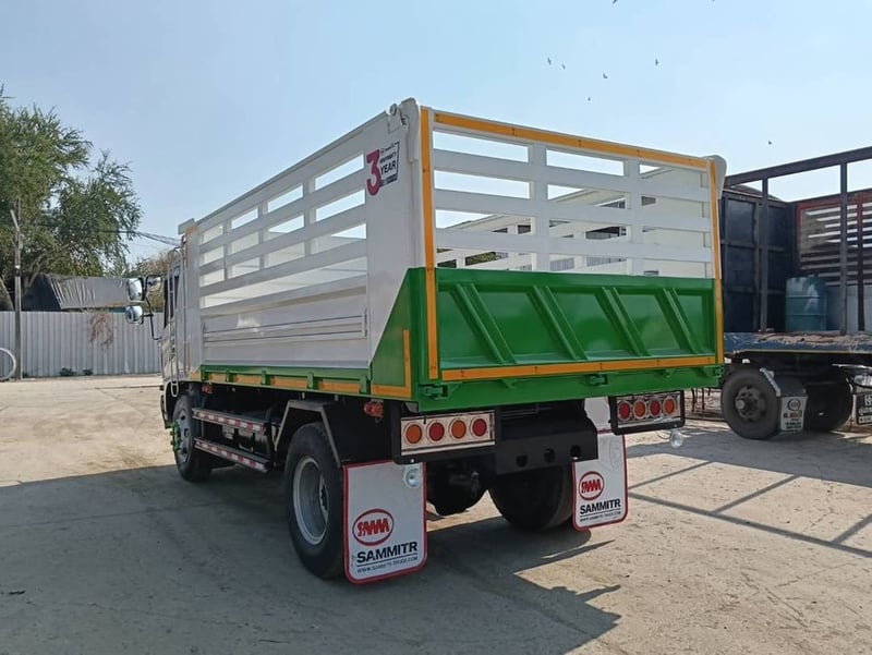 6ล้อดั้มHino Mega  Fg8j 212 แรง ปี 55