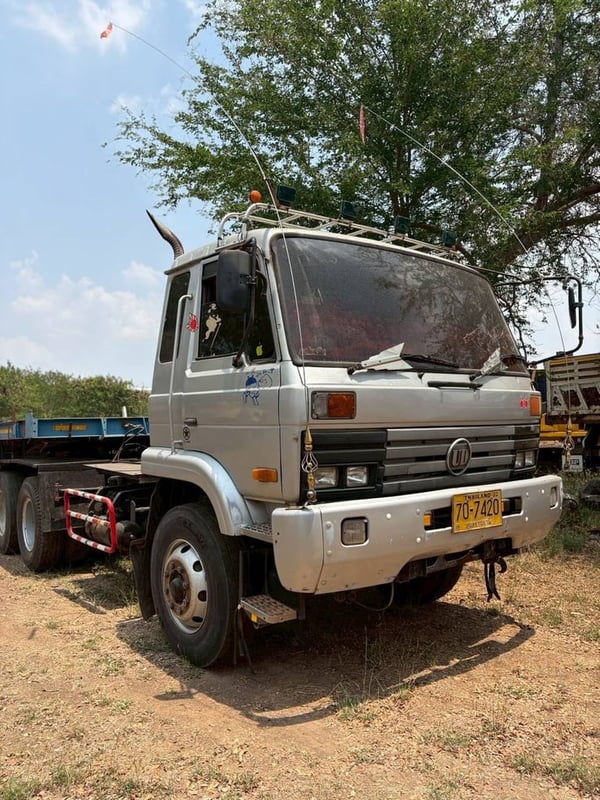 NISSAN UD CWM รถบรรทุก หัวลาก 10ล้อ หัวลาก เฉพาะหัว NISSAN UD CWM รถบรรทุก หัวลาก 10ล้อ หัวลาก เฉพาะหัว