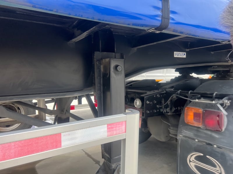 หางตู้ผ้าใบ พนัส