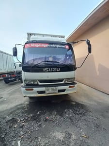 ISUZU FTR 195แรงม้า รถบรรทุก 6ล้อ ตู้แห้ง ปี2005