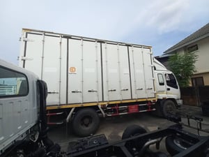 ISUZU FTR 195แรงม้า รถบรรทุก 6ล้อ ตู้แห้ง ปี2005