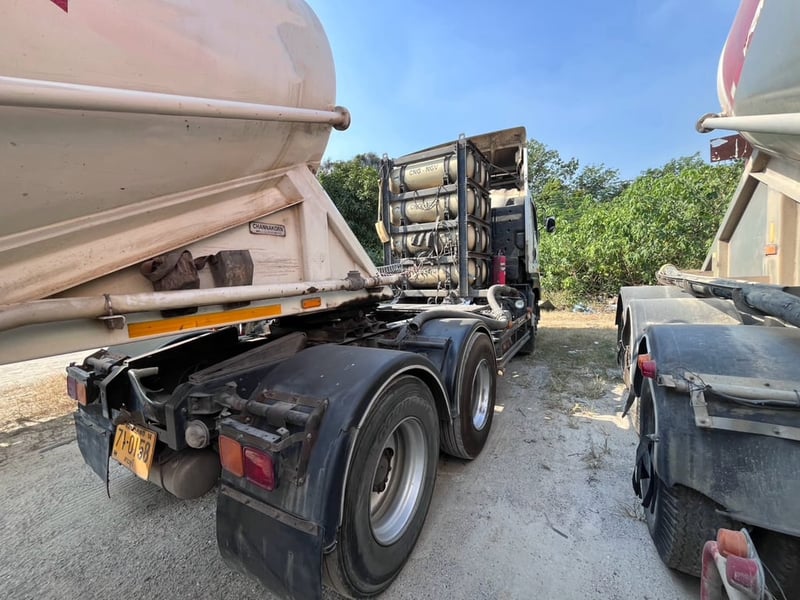 สิบล้อหัวลาก GXZ