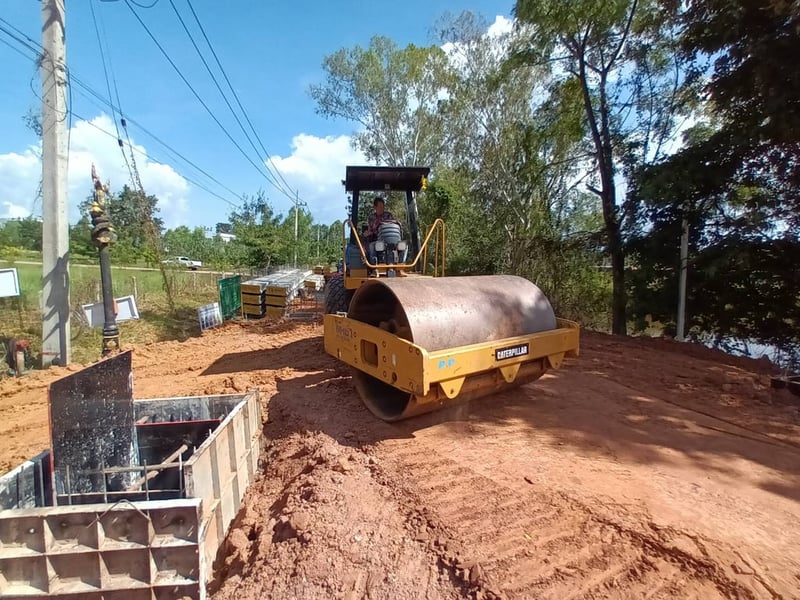 รถบดสั่นสะเทือน CAT CS533E แบบ 2 เปลือก มีทะเบียน รถบดสั่นสะเทือน CAT CS533E แบบ 2 เปลือก มีทะเบียน