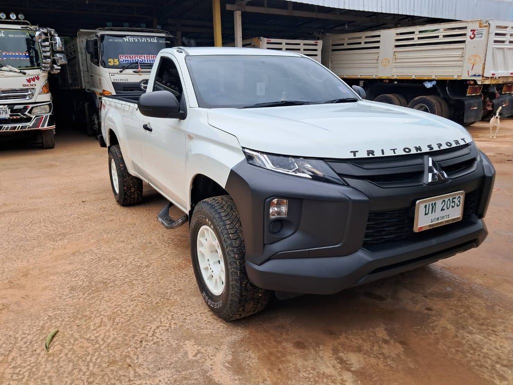 MISUBISHI TRITON ขับเคลื่อน 4 ล้อ รถมือเดียว ใช้งานน้อย 