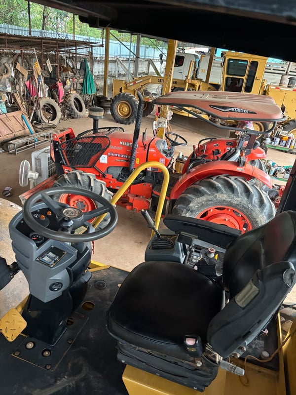 รถบดสั่นสะเทือน CAT CS533E  พร้อมเปลือกหนามให้ มีเล่มทะเบียน