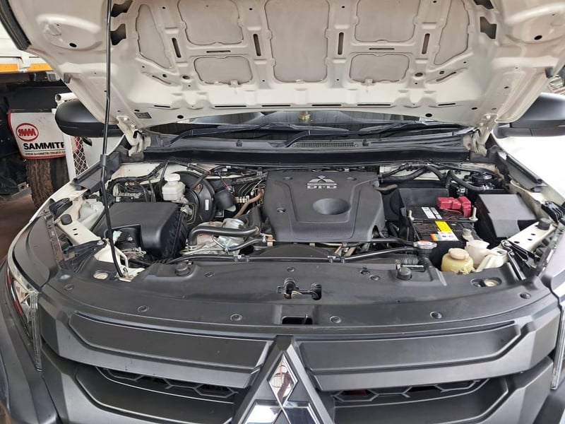 MISUBISHI TRITON ขับเคลื่อน 4 ล้อ รถมือเดียว ใช้งานน้อย 