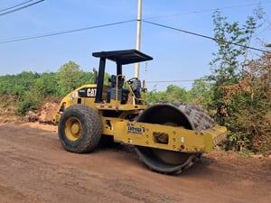 รถบดสั่นสะเทือน CAT CS533E แบบ 2 เปลือก มีทะเบียน รถบดสั่นสะเทือน CAT CS533E แบบ 2 เปลือก มีทะเบียน